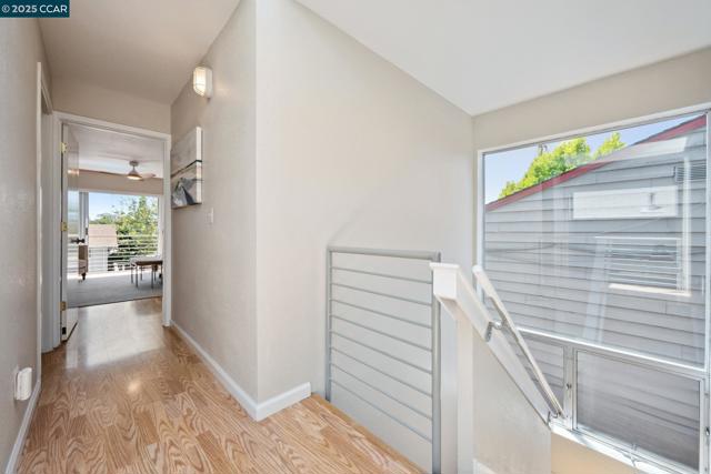 1017 45Th St, Emeryville CA: https://media.crmls.org/mediaz/322a491c-46dd-44ae-a254-5b57800c69d3.jpg