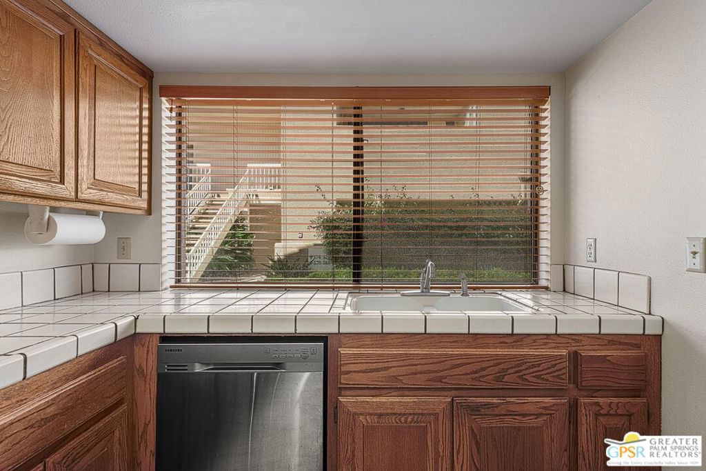 MLS #25614095PS image #12