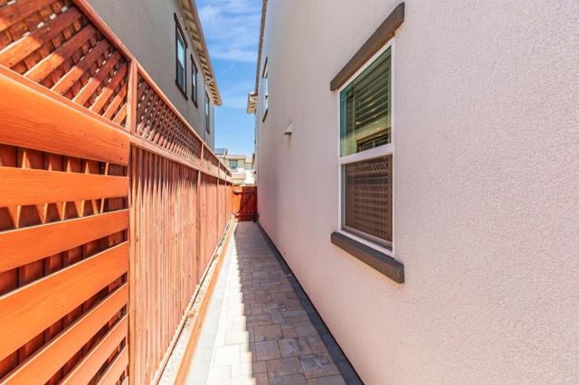 1300 Qualteri Way, Gilroy CA: https://media.crmls.org/mediaz/322b5295-47da-40b0-9881-a450005b06f5.jpg