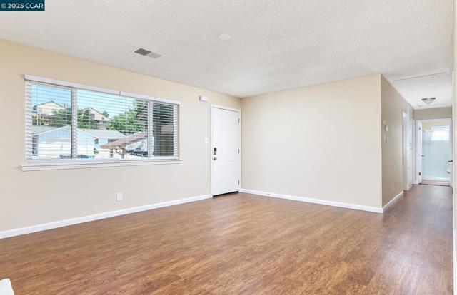 345 Swan Way, Vallejo CA: https://media.crmls.org/mediaz/322bad48-56a5-4fe0-b59c-03bd1a952b1c.jpg
