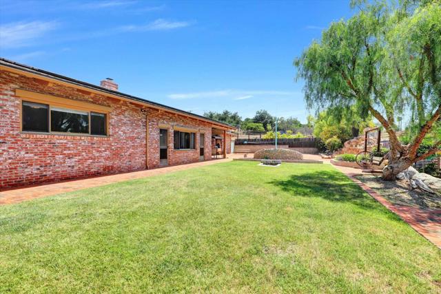 29481 Miller Road, Valley Center CA: https://media.crmls.org/mediaz/322da17c-e39d-47f6-86aa-3ce61b123aee.jpg