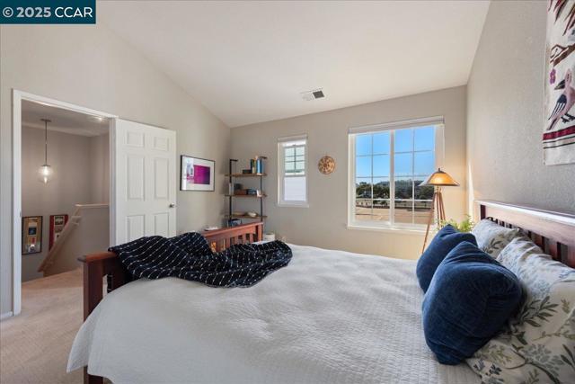 609 Commodore Dr, Richmond CA: https://media.crmls.org/mediaz/322dfbb1-a964-4706-aa55-517fa59c3595.jpg