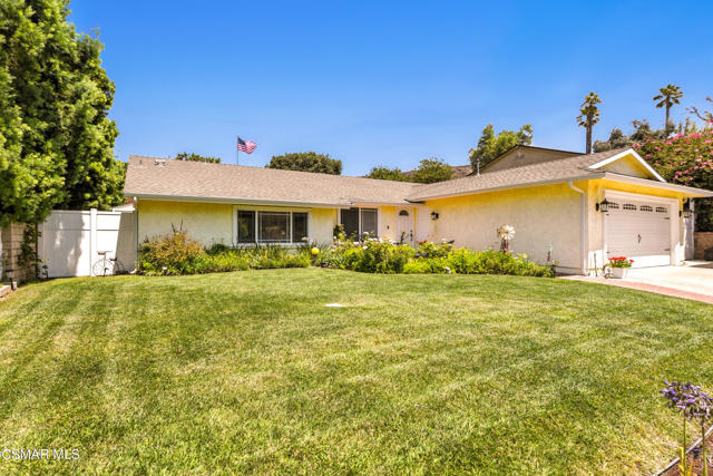 2063 Woodglen Street, Simi Valley CA: https://media.crmls.org/mediaz/322ea83a-6df0-4b7a-870f-a01906797eed.jpg