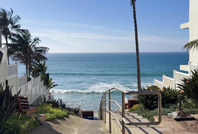 5301 Los Robles Dr, Carlsbad CA: https://media.crmls.org/mediaz/322eefc1-04b5-462d-b60b-280b226484a2.jpg