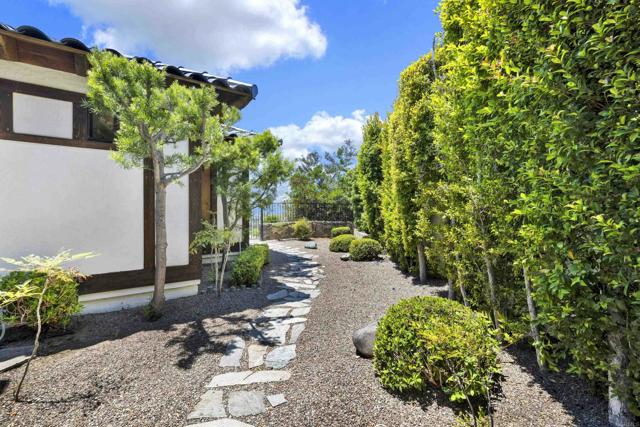 1310 Miracielo Court, San Marcos CA: https://media.crmls.org/mediaz/322f74b3-2721-42eb-b415-f40fd82af921.jpg