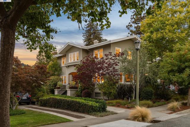 6040 LAWTON AVENUE, Oakland CA: https://media.crmls.org/mediaz/322f7868-683a-47b9-a977-89f97a875da8.jpg