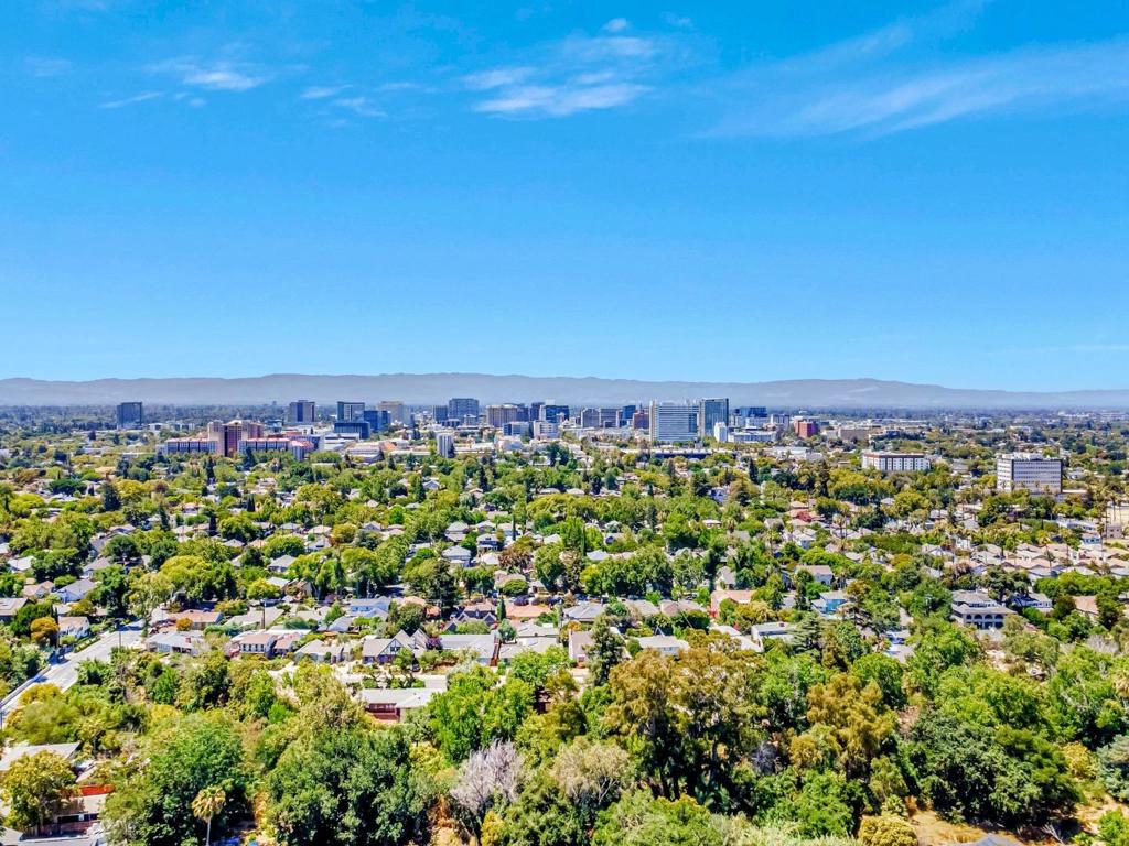 https://media.crmls.org/mediaz/322fbc11-a2d8-449b-946a-04daaffed4d2.jpg?preset=X-Large