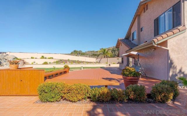 672 Chateau Place, Escondido CA: https://media.crmls.org/mediaz/32303f5d-157c-4b66-9be5-b7bbb0c03756.jpg