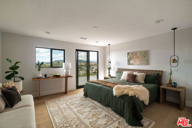 1615 Sargent Place, Los Angeles CA: https://media.crmls.org/mediaz/32311388-a982-4786-b970-c2126cd3eb44.jpg