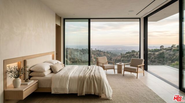 5 Bed Home for Sale in Pacific Palisades, California