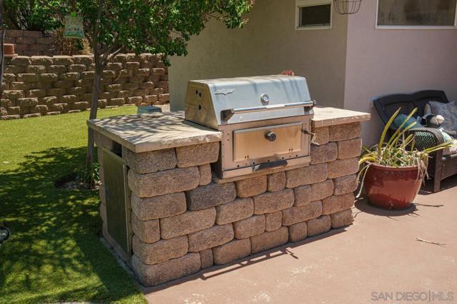 26152 Bellemore Dr, Romona CA: https://media.crmls.org/mediaz/32318066-1120-4d1a-9a04-10acf372624f.jpg