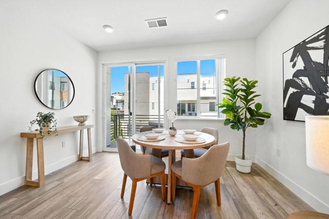 29341 Hub Court, Hayward CA: https://media.crmls.org/mediaz/32319ada-235c-492c-99c3-89e8a3f82d67.jpg