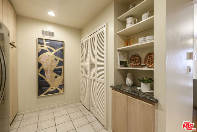 4628 Maytime Lane, Culver City CA: https://media.crmls.org/mediaz/3231e46b-8103-49e0-b860-ca80c6ea6a8b.jpg