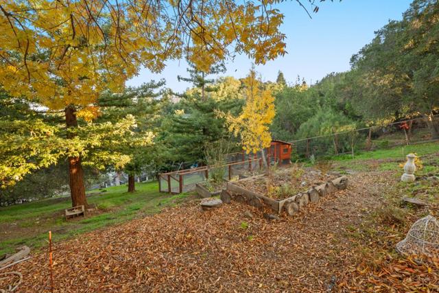 707 Vista Drive, Redwood City CA: https://media.crmls.org/mediaz/323265b0-96b3-4774-b23d-a941350d8b89.jpg