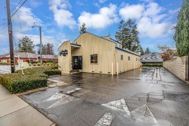 10012 N Foothill Boulevard, Cupertino CA: https://media.crmls.org/mediaz/32327d31-8288-4d68-92dd-5d1eab34ec29.jpg