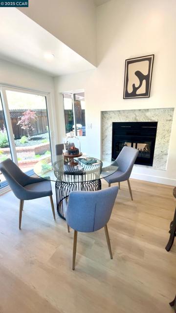 959 Redwood Dr, Danville CA: https://media.crmls.org/mediaz/32331059-e116-4af7-9fbf-b5ac217c5003.jpg