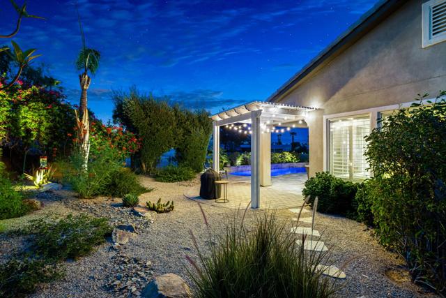 81196 Victoria Lane, La Quinta CA: https://media.crmls.org/mediaz/32338a02-5a3f-4a83-89fe-01da46c56ac1.jpg