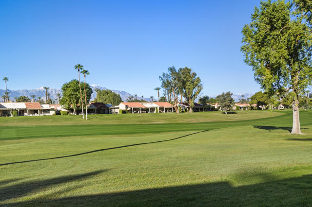 41809 Preston Trail, Palm Desert CA: https://media.crmls.org/mediaz/3233d399-1f79-4060-9bb7-c5d16483b1d4.jpg