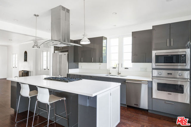 931 Micheltorena Street, Los Angeles CA: https://media.crmls.org/mediaz/3234bb54-c7df-4496-a1b0-4e740a4e9501.jpg