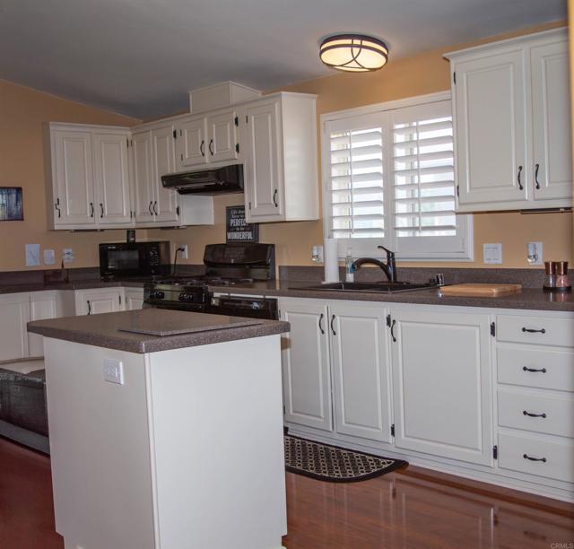 11851 Riverside Dr, Lakeside CA: https://media.crmls.org/mediaz/32353f82-0d9a-440a-8674-493e57882d0d.jpg