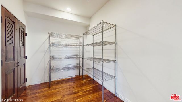 3311 Deronda Drive, Los Angeles CA: https://media.crmls.org/mediaz/3235553d-4c0f-44e2-b609-1cb04ee01619.jpg