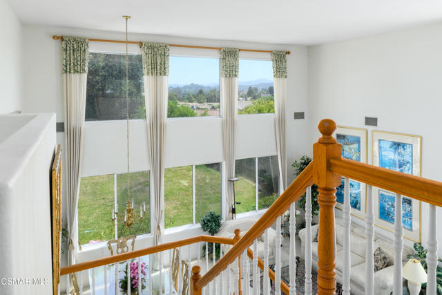 1663 Springhaven Avenue, Newbury Park CA: https://media.crmls.org/mediaz/32368d05-925a-4f06-bcdc-63de370df469.jpg