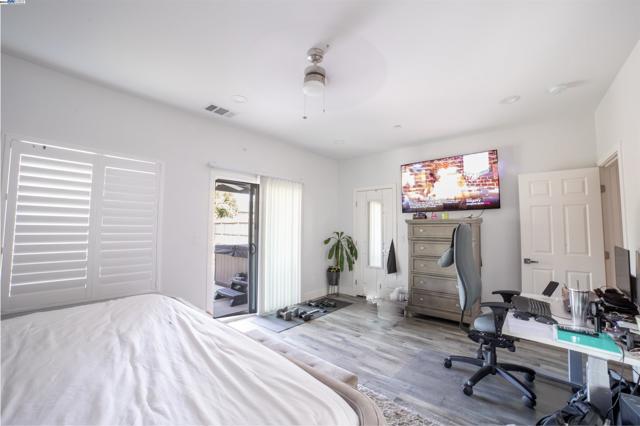 Image 21 of 32 For 516 Todhunter Ave