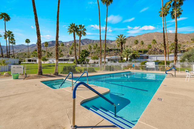 246 E Avenida Granada, Palm Springs, CA 92264