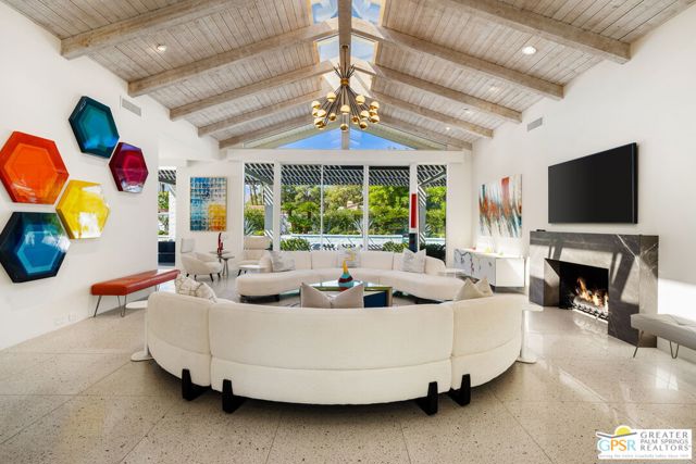 30 Mayfair Drive, Rancho Mirage CA: https://media.crmls.org/mediaz/32370d8d-c221-4a20-a64f-07fa4f4b23a9.jpg