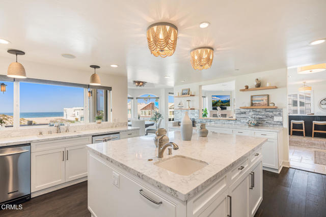 1501 Mandalay Beach Road, Oxnard CA: https://media.crmls.org/mediaz/32372f9f-71aa-4d99-abde-80e74d7fb837.jpg