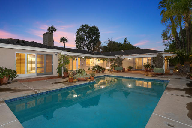 16445 Garvin Drive, Encino CA: https://media.crmls.org/mediaz/3237bbb7-54e6-44e6-bbd4-66a46cca4220.jpg