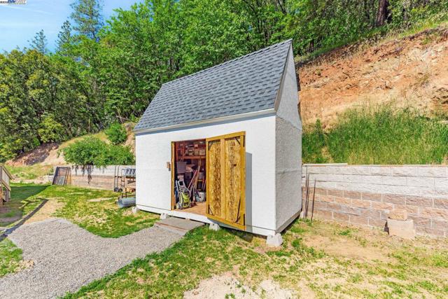 3698 Braden Road, Camino CA: https://media.crmls.org/mediaz/3237dabe-4488-4582-ba72-7a42f25b5beb.jpg