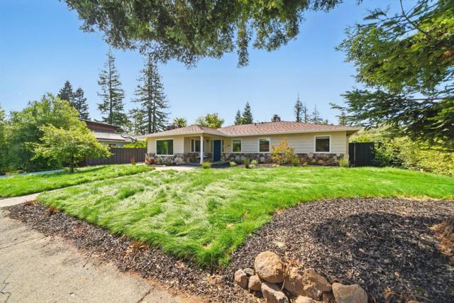 660 Giralda Drive, Los Altos CA: https://media.crmls.org/mediaz/3237e9ab-f94c-4230-8908-88488a0c696b.jpg