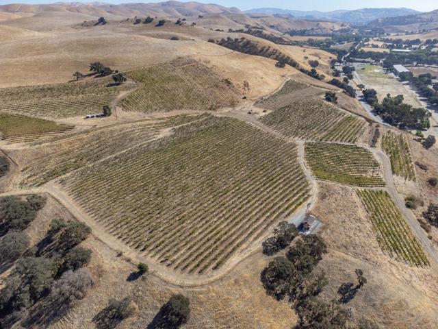 0 Airline Highway, Tres Pinos CA: https://media.crmls.org/mediaz/32380142-6ff9-4f15-96c7-b460f9dd6702.jpg