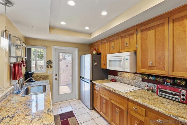 5217 Mount Alifan Dr, San Diego CA: https://media.crmls.org/mediaz/32380477-74f4-428a-a9e8-3064eccb3714.jpg