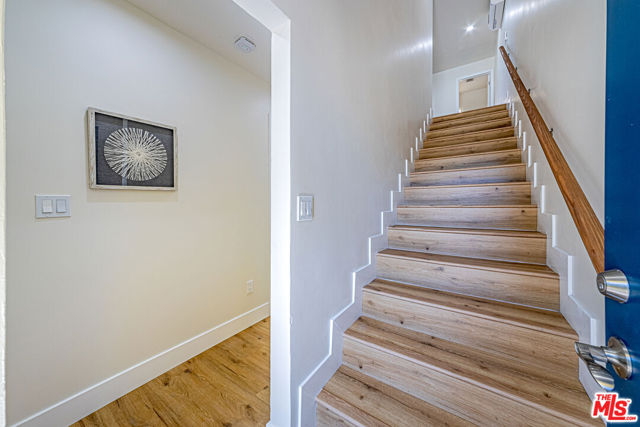 5633 La Mirada Avenue, Los Angeles CA: https://media.crmls.org/mediaz/32381924-ff4e-4654-8eaa-5ec05232bf73.jpg