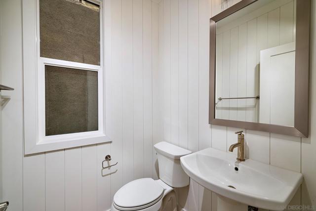 567 N Vulcan Ave, Encinitas CA: https://media.crmls.org/mediaz/32384575-3b9b-48ee-85d4-b0db8d2d52a6.jpg