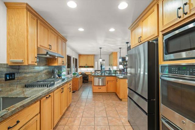 8103 Crestview Court, Gilroy CA: https://media.crmls.org/mediaz/3238d053-29d9-459e-af99-c8e2f3d66fe9.jpg