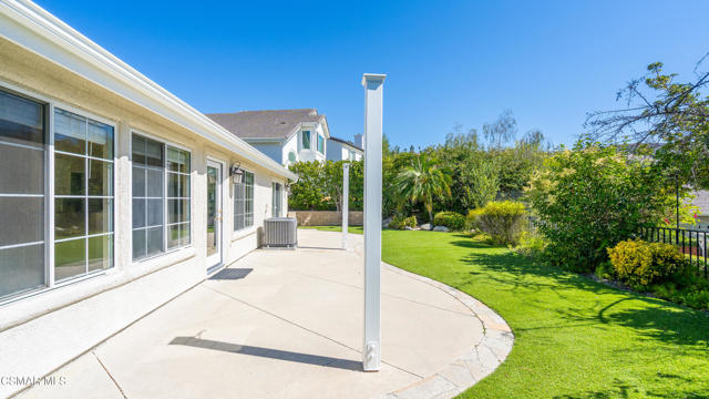 2210 Rutland Place, Thousand Oaks CA: https://media.crmls.org/mediaz/3238d378-538b-43aa-bd69-c6f078ebdb8d.jpg