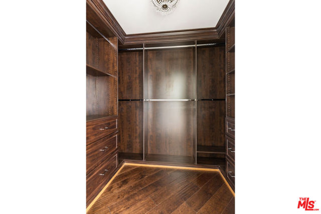558 Caruso Avenue photo 30