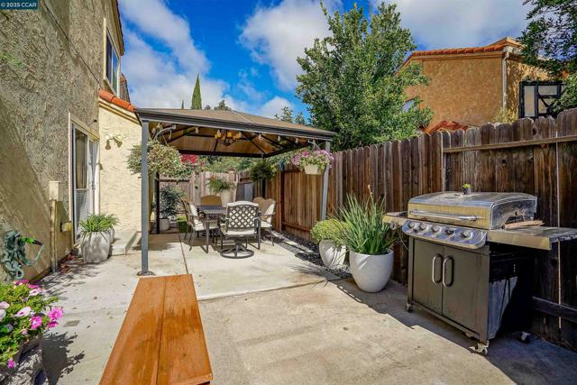1031 Burnham, Pittsburg CA: https://media.crmls.org/mediaz/323969d6-6800-4a87-a063-e7f20214d7ff.jpg
