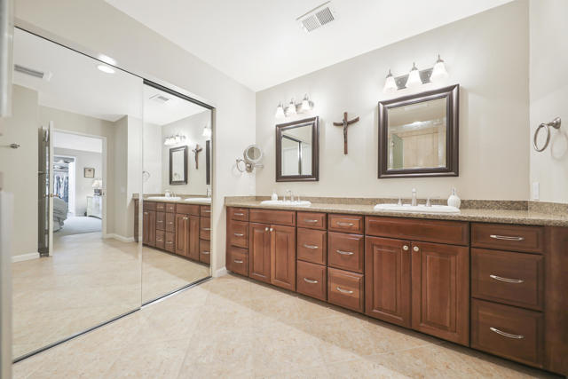 38488 Gazania Circle, Palm Desert CA: https://media.crmls.org/mediaz/3239ef17-d9f9-4967-b4b9-ebd73fb1a4c4.jpg