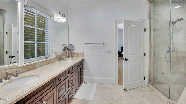 1929 Lyans Drive, La Canada Flintridge CA: https://media.crmls.org/mediaz/323b19df-b3dc-471b-b7a6-a24999b0a1b0.jpg
