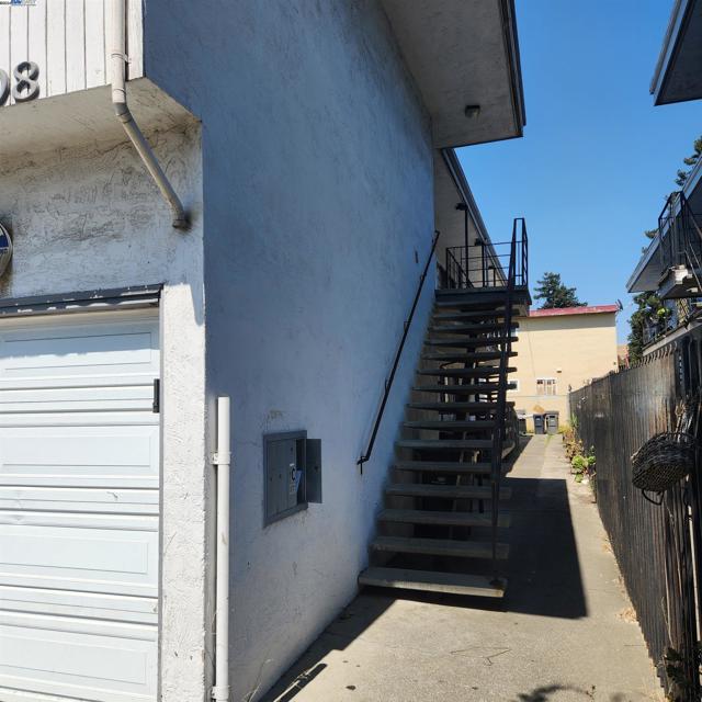 8108 Olive St, Oakland, California 94621, ,Multi-Family,For Sale,Olive St,41067867