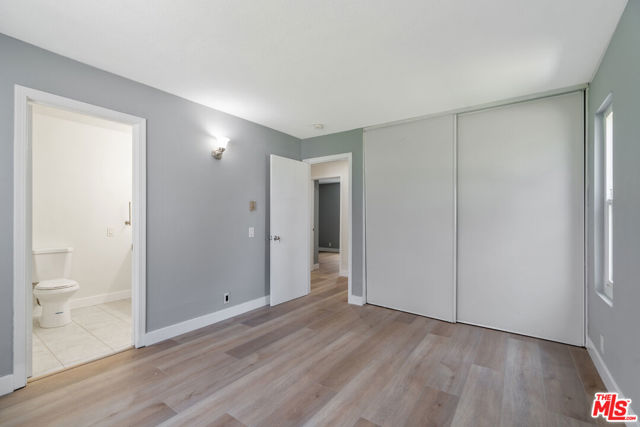 46 Eagle, Irvine CA: https://media.crmls.org/mediaz/323b3dc8-3344-4a66-bca9-5902b6bfd448.jpg
