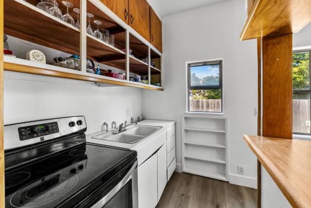 996 VIA VERDE, Del Rey Oaks CA: https://media.crmls.org/mediaz/323b7e52-cdc3-4e7a-9852-61f4c6989e42.jpg