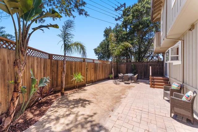 204 Oak Way, Santa Cruz CA: https://media.crmls.org/mediaz/323ba480-279e-4515-a08a-d96f8c161639.jpg