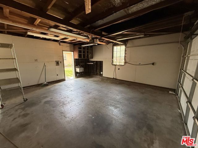 2952 Midvale Avenue, Los Angeles CA: https://media.crmls.org/mediaz/323bb9c8-d539-4108-9baa-f6e2a2bbec9c.jpg