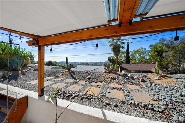 5440 Baltimore Dr, La Mesa CA: https://media.crmls.org/mediaz/323c2fcd-eea8-4adf-a2a7-8aa20f738726.jpg