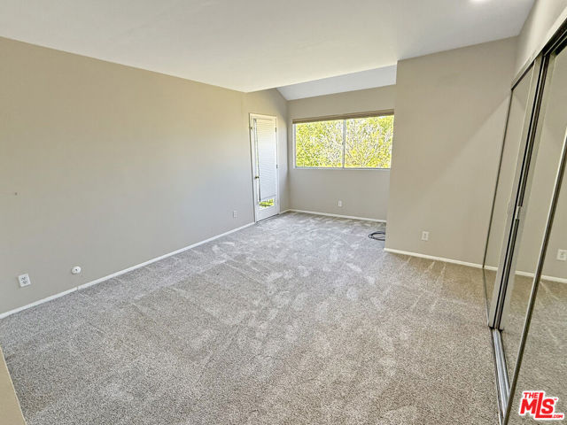 23401 Park Sorrento, Calabasas CA: https://media.crmls.org/mediaz/323c37e5-6e88-4ec5-a990-e628ff762a26.jpg